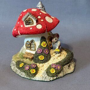 Fraser Creations Scotland Cottage Figurine Mouse Mice Mushroom Paul Painter UK